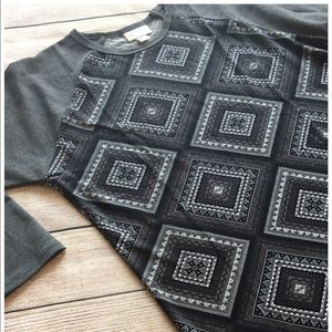 LuLaRoe long sleeve Randy Tee